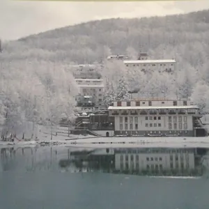 https://hotel-cristallo-cerreto-laghi.emilia-romagnahotels.net